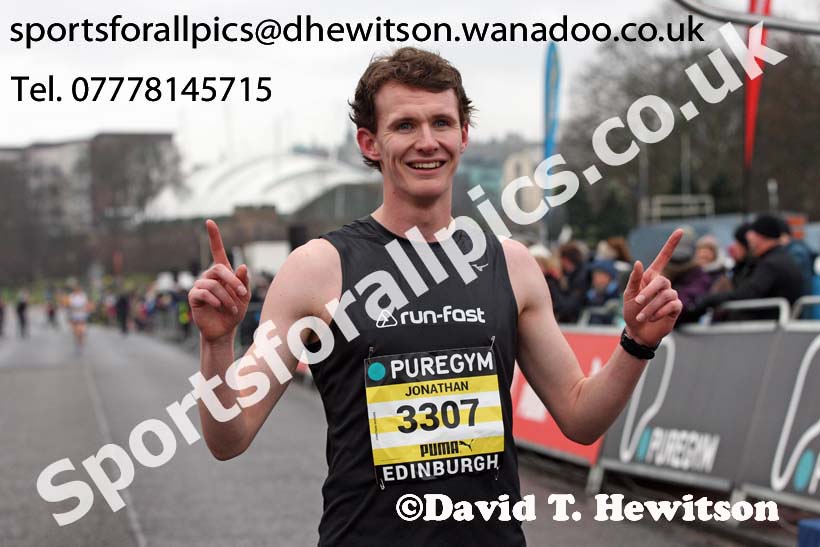 Winner of the 5k Pure Gym Great Edinburgh Winter Run. Photo: David T. Hewitson/Sports for All Pics